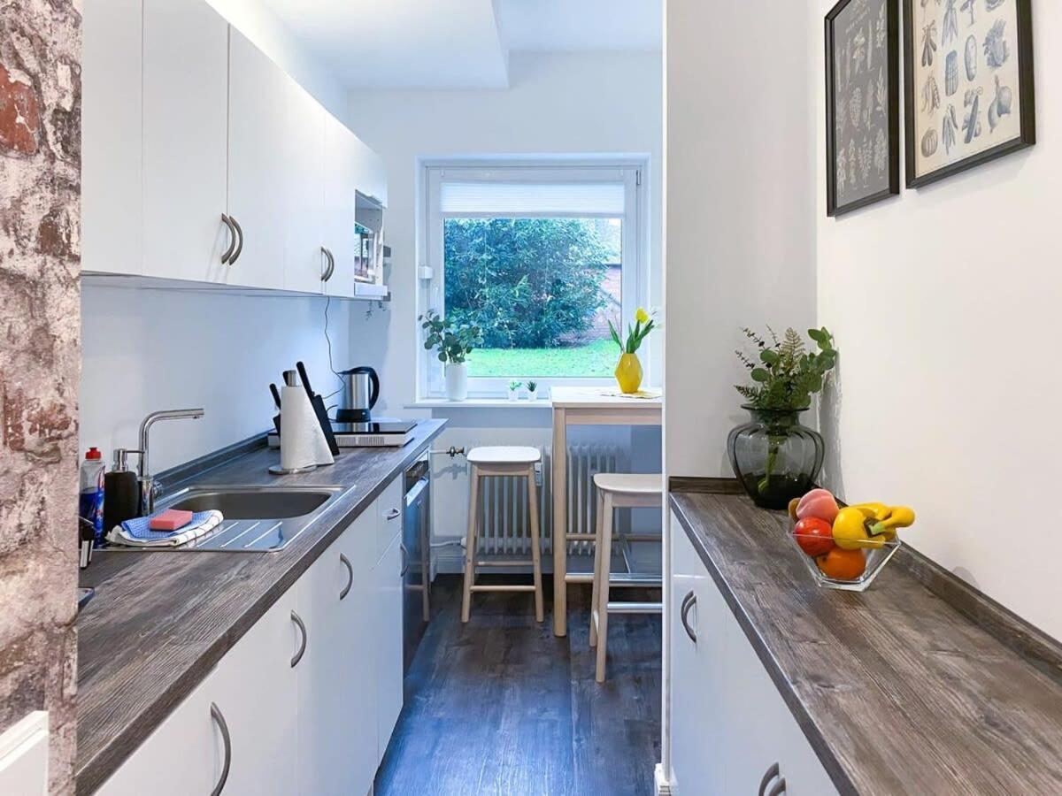 Shabby Chic Apartment In Ideal Location Hamburg Bagian luar foto