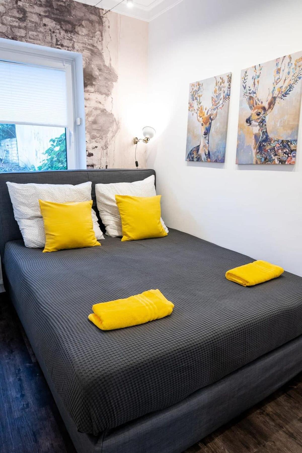 Shabby Chic Apartment In Ideal Location Hamburg Bagian luar foto